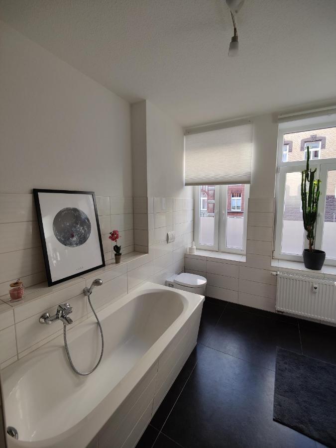 Neu Sanierte Wohnung Mit Balkon Und Stellplatz Ерфурт Екстер'єр фото